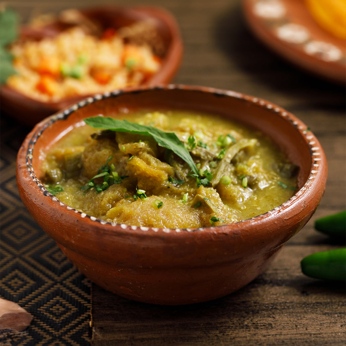 Chicharron en Salsa Verde con Nopales