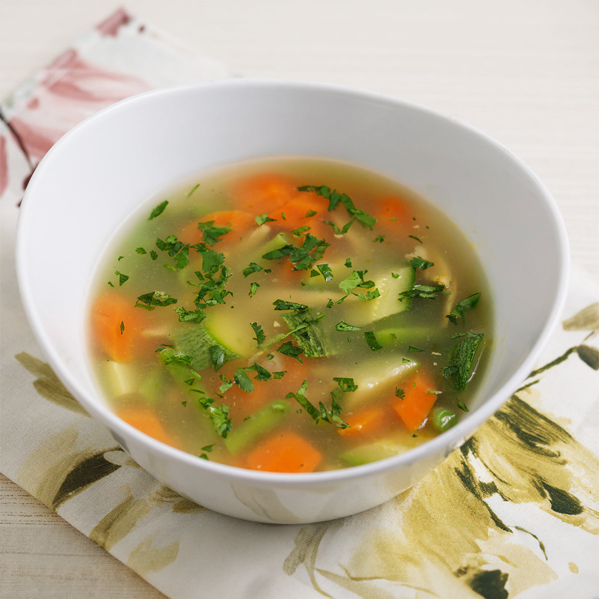 Consome de Pollo con Verduras