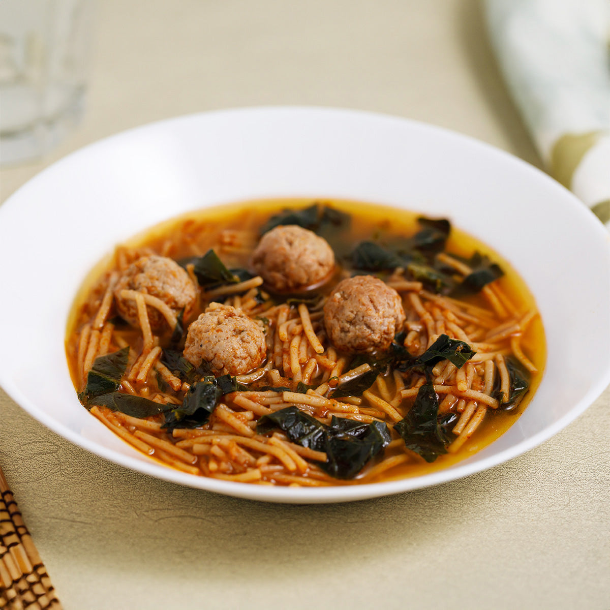 Sopa de Fideo con Bolitas Carne y un toque de Pasilla