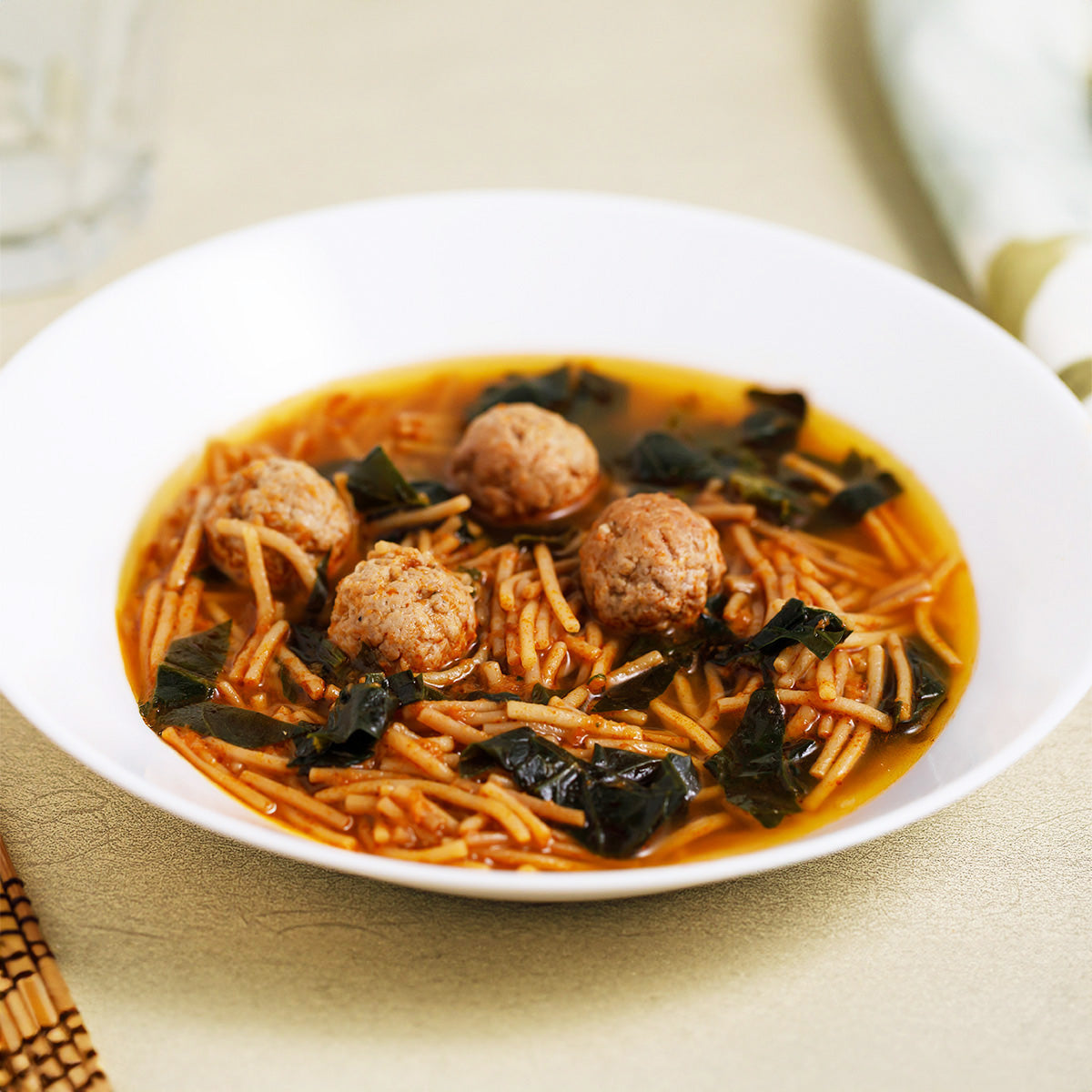 Sopa de Fideo con Bolitas Carne y un toque de Pasilla