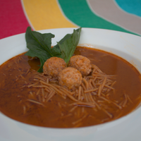 Sopa de Fideo con Bolitas Carne y un toque de Pasilla